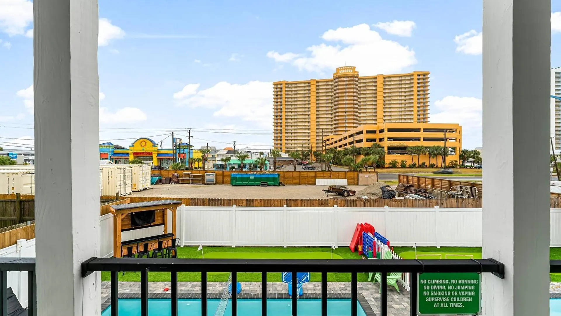 Double Dare 2 Pools Golf Grill Bar Games Nr Beach Панама-Сити